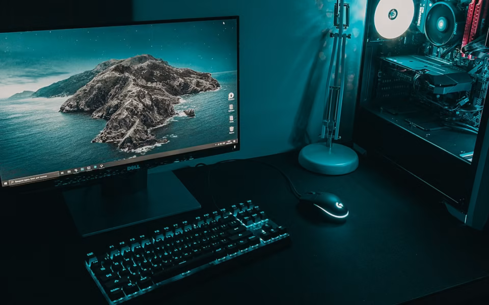 Image accompanying: OLED أم Mini LED للألعاب؟ دليل اختيار الشاشة المناسبة